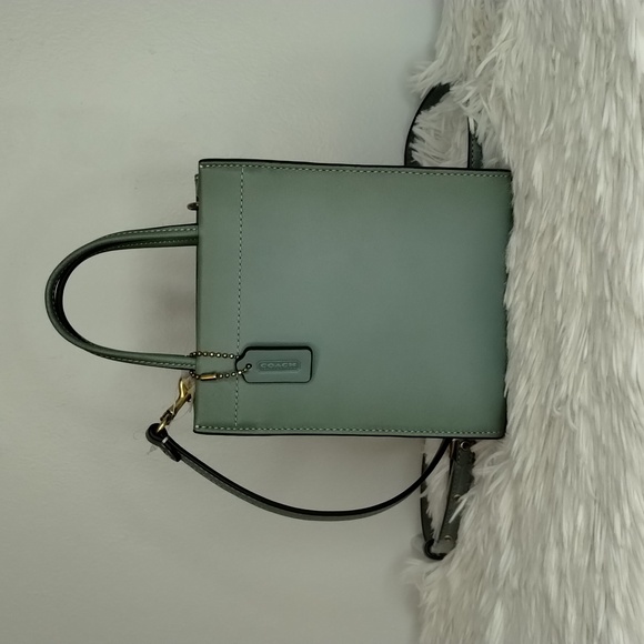 💥Host Pick💥 NEW Coach Mini Cashin Tote Bag - Picture 2 of 11